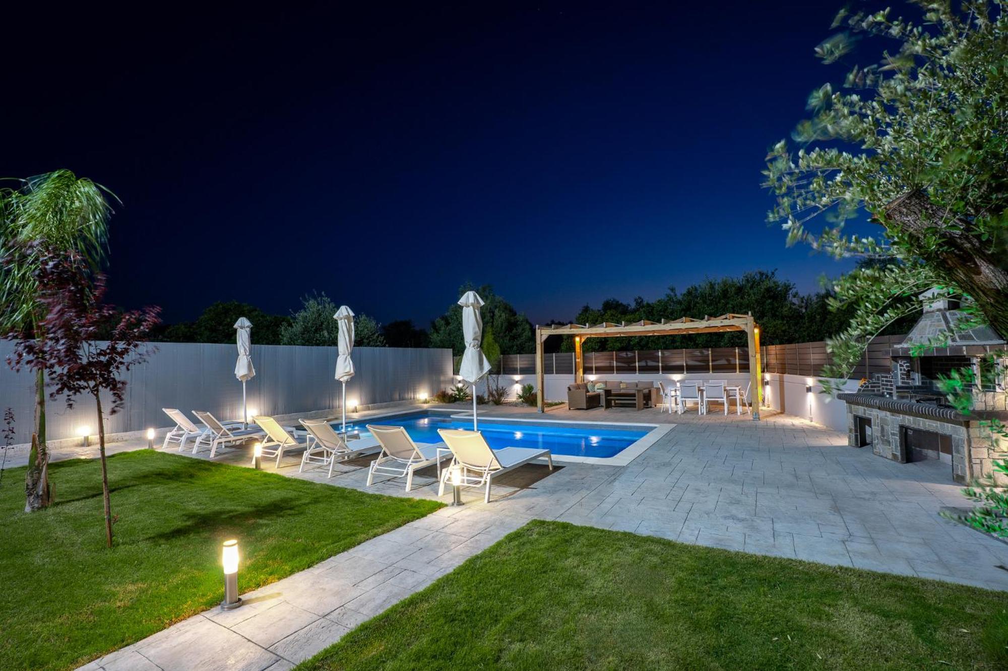 Pasadra Villa *